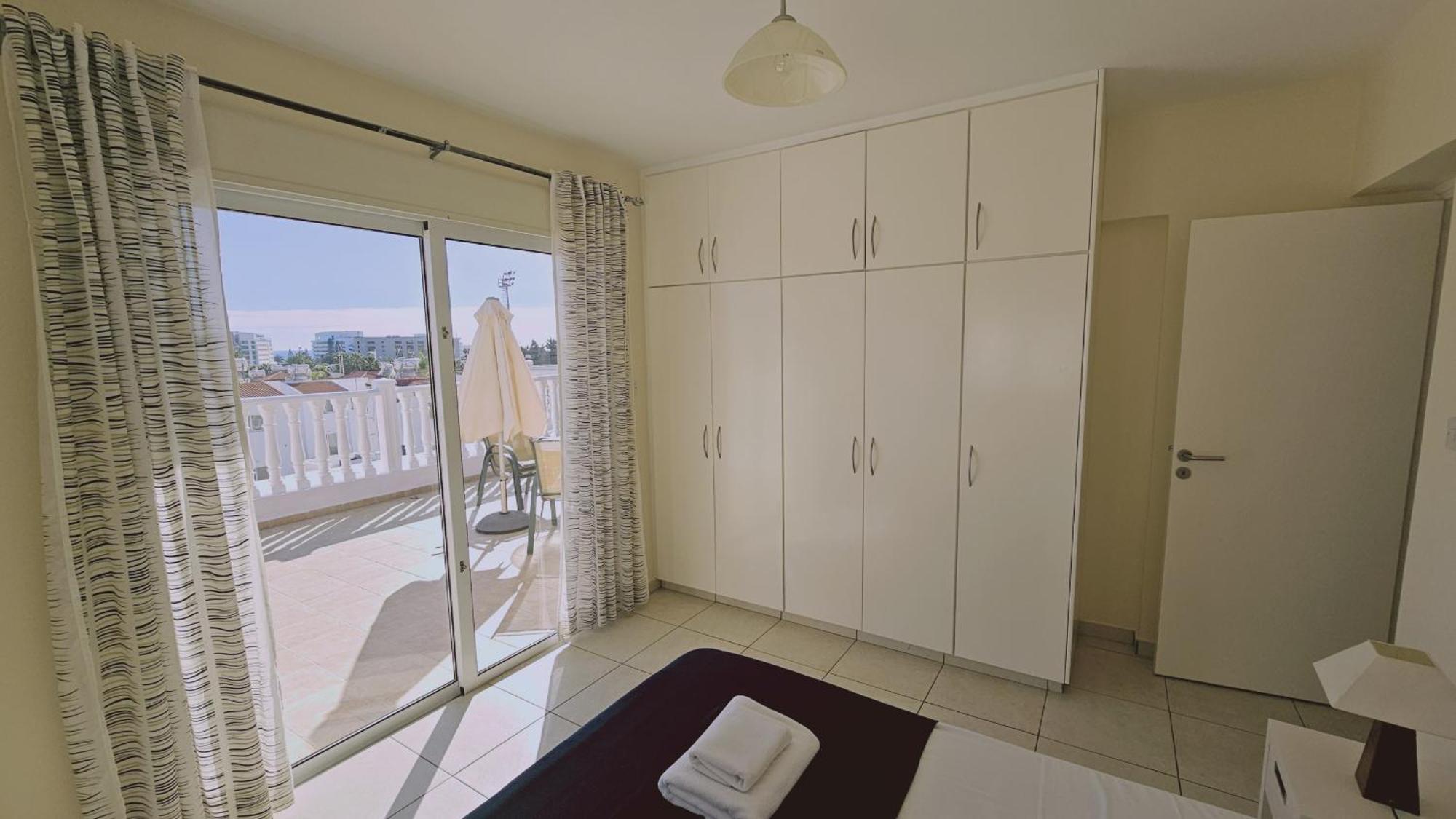 Nissi Golden Sands Privileges Leilighet *