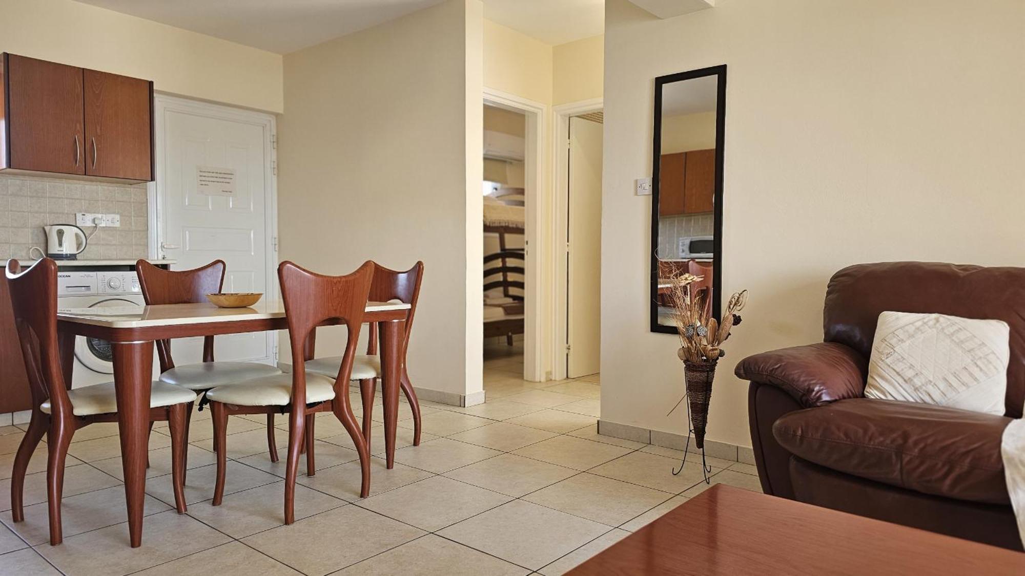 Nissi Golden Sands Privileges Leilighet *