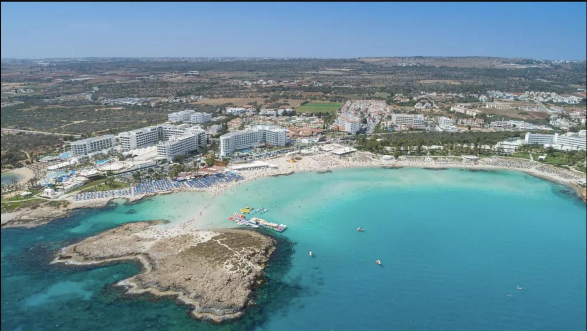Nissi Golden Sands Privileges Leilighet